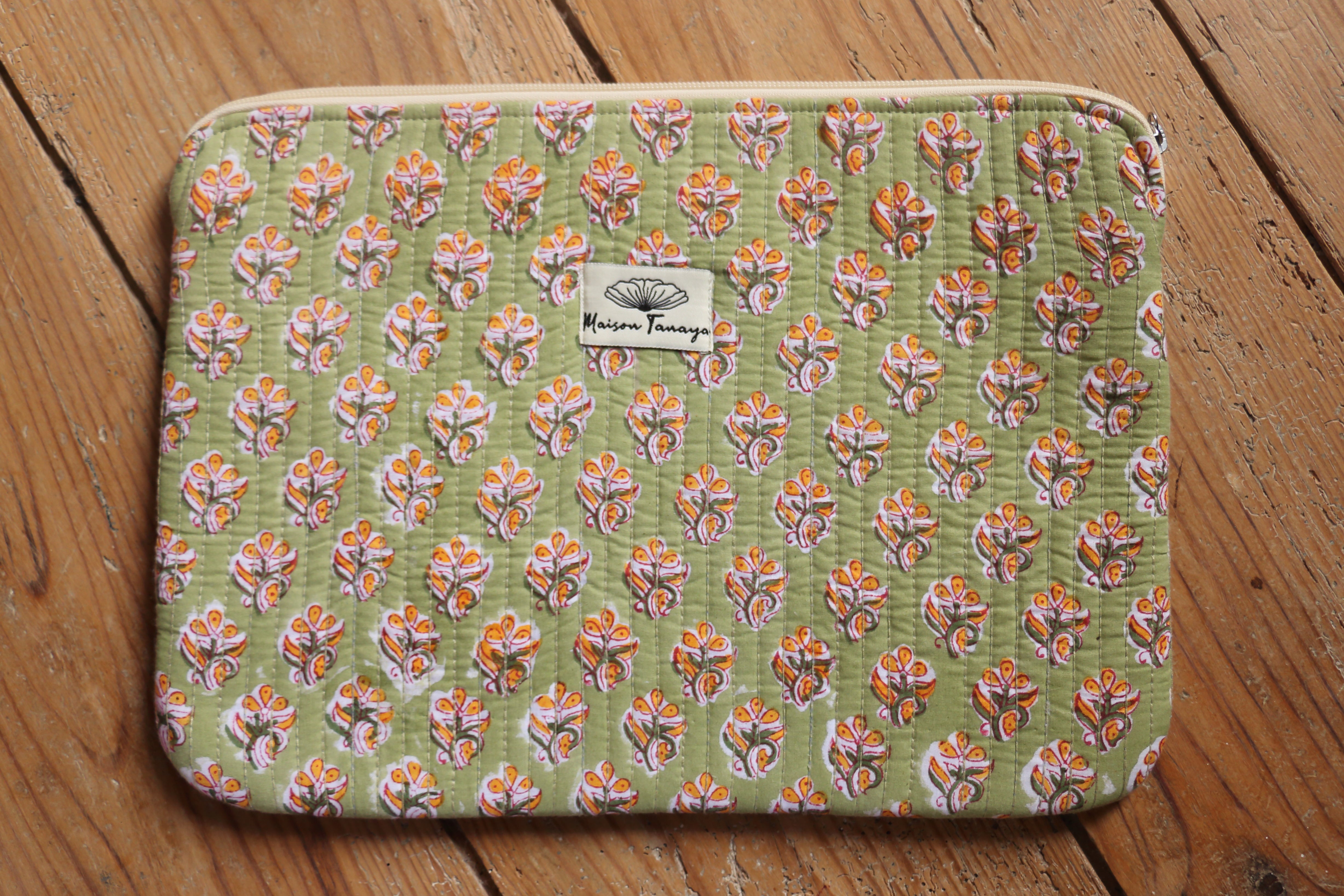 Soft Green Mani Pouch